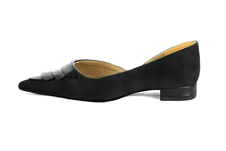 Matt black and satin black elegant pumps with an open arch. Pointed toe. Flat flare heels. - Florence KOOIJMAN
